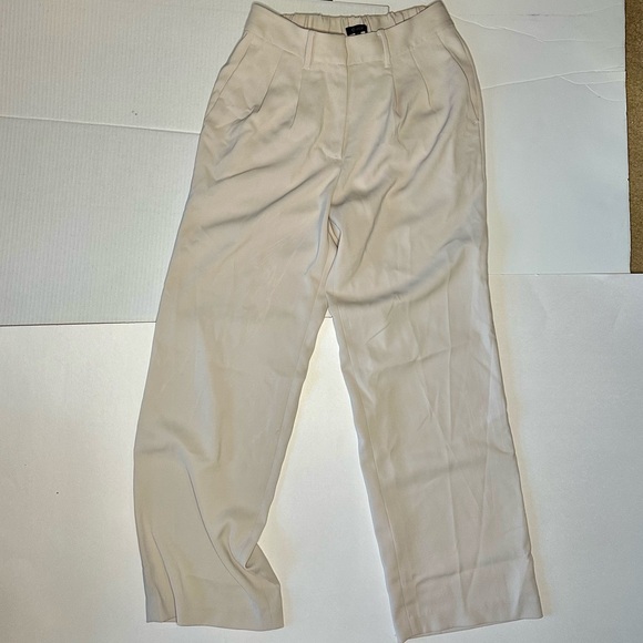 NWOT Quince Stretch Crepe Pleated Wide Leg Pants, Sand, Size 6 - Picture 2 of 6